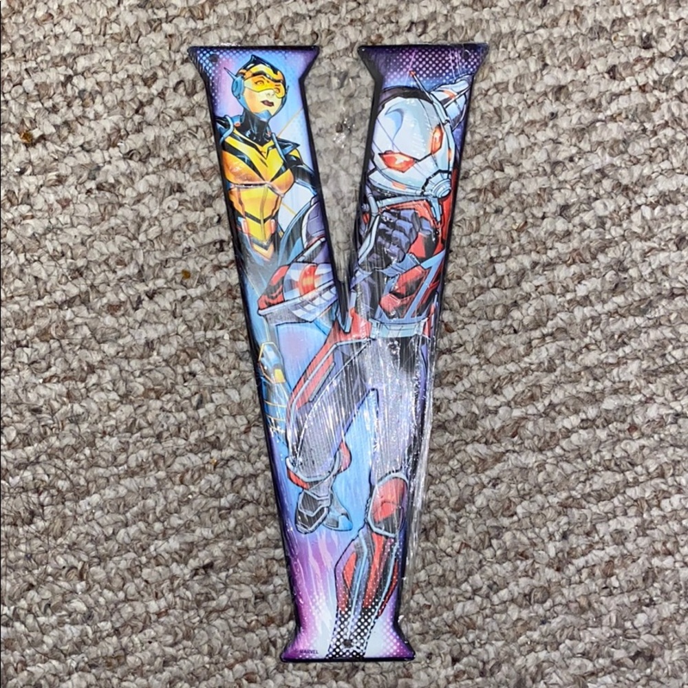 Marvel Avengers “V” Metal Sign NWT